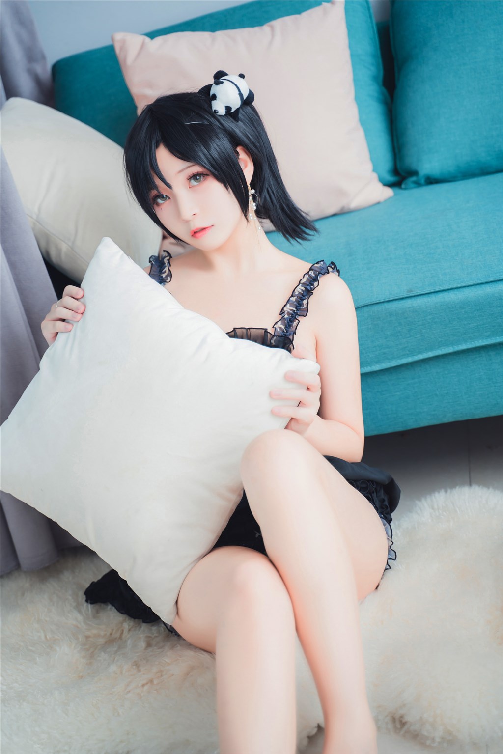 迷醉夜色情缘:红毯之后,性感偶像与神秘访客的狂野约会纪实,夜色迷蒙歌词